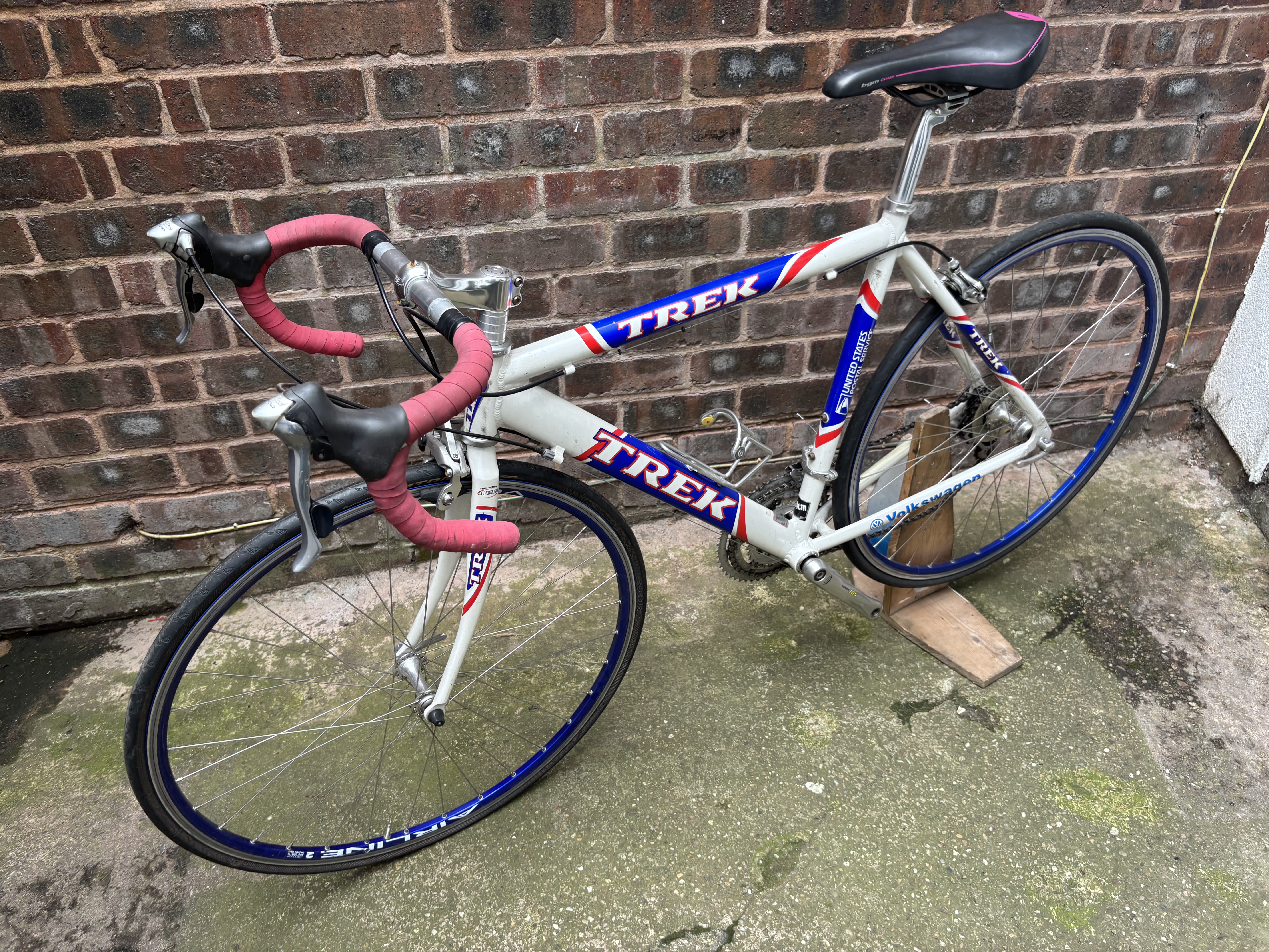 Trek us postal service team replica road bike — large view
